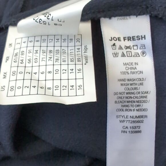 Joe fresh navy skirt size 6 with white detailing - Picture 2 of 6